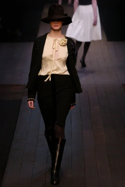 Look 9